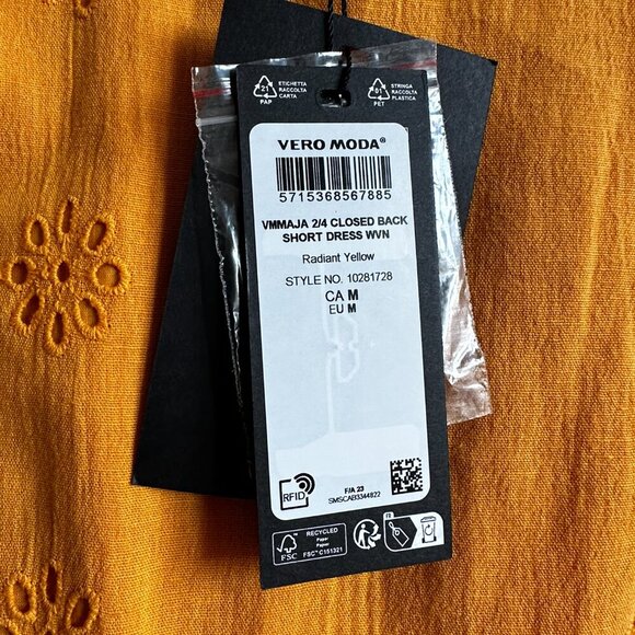 NWT: Vero Moda Maja Eyelet Smocked Dress | M - Picture 5 of 7